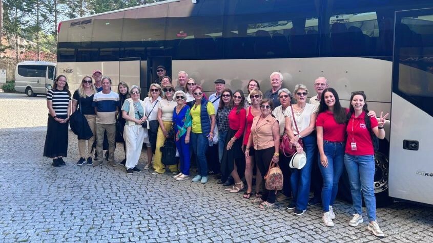 Equipa da Living DMC com grupo