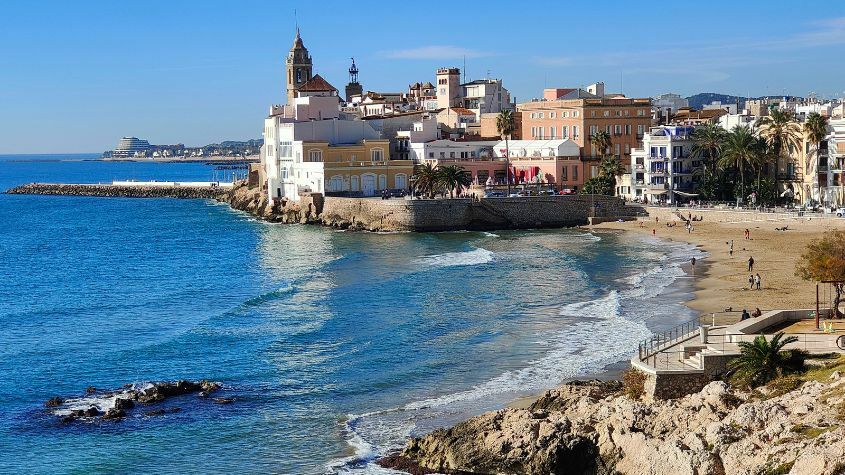 Paisagem costeira de Sitges na Catalunha